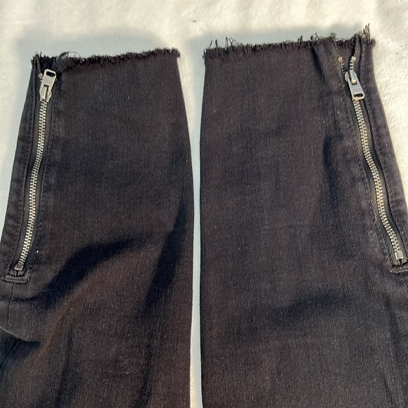 Express Black Denim Cropped Legging Mid Rise Skinny Jean. Raw Edge Hem w/zippers - Picture 4 of 6